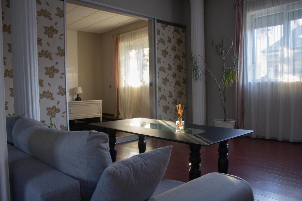 Yox Apartment 1 Oradea Exterior photo